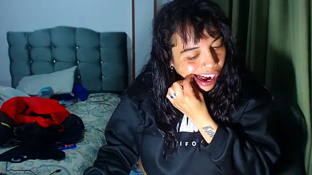 Snapshot of AmaraRoberts420 chatting on 01-14-26, 03:34 AmaraRoberts420 online show from 01-14-26, 03:34