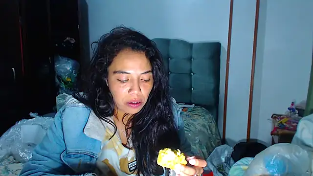 Snapshot of AmaraRoberts420 chatting on 01-17-26, 06:29 AmaraRoberts420 online show from 01-17-26, 06:29