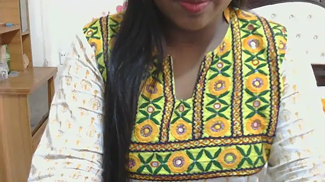 Snapshot of esita_1212 chatting on 05-02-26, 01:21 esita 1212 online show from 05-02-26, 01:21