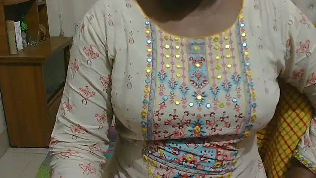Snapshot of esita_1212 chatting on 05-17-26, 01:51 esita 1212 online show from 05-17-26, 01:51