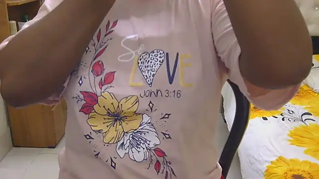 Snapshot of esita_1212 chatting on 05-21-26, 04:47 esita 1212 online show from 05-21-26, 04:47