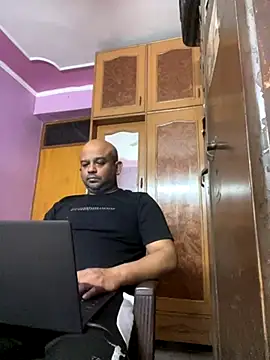 Dick 6inches online show from 10-28-25, 11:51