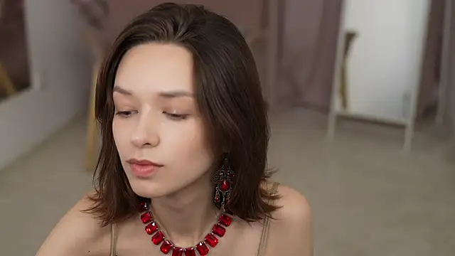 VivianLy  online show from 12-24-24, 07:49