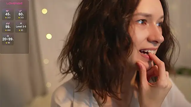 VivianLy  online show from 01-30-25, 10:40