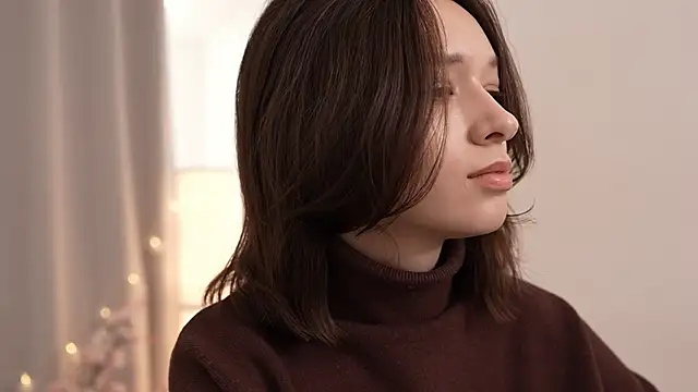 VivianLy  online show from 02-21-25, 11:01