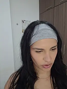 Snapshot of heyshaa chatting on 04-21-26, 07:50 heyshaa online show from 04-21-26, 07:50