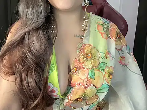 Snapshot of shanayaaa_1 chatting on 06-26-26, 06:56 shanayaaa 1 online show from 06-26-26, 06:56