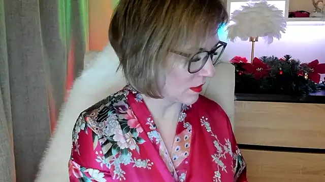 Snapshot of feliziaDesire chatting on 01-08-26, 02:19 feliziaDesire online show from 01-08-26, 02:19