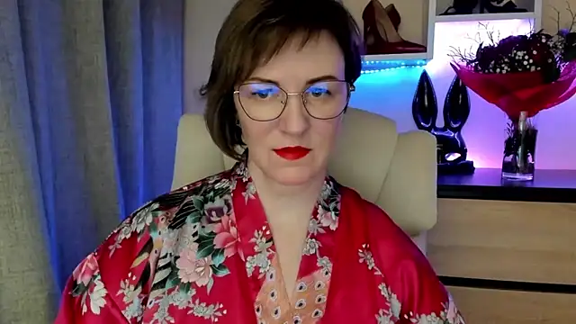 Snapshot of feliziaDesire chatting on 02-15-26, 01:41 feliziaDesire online show from 02-15-26, 01:41