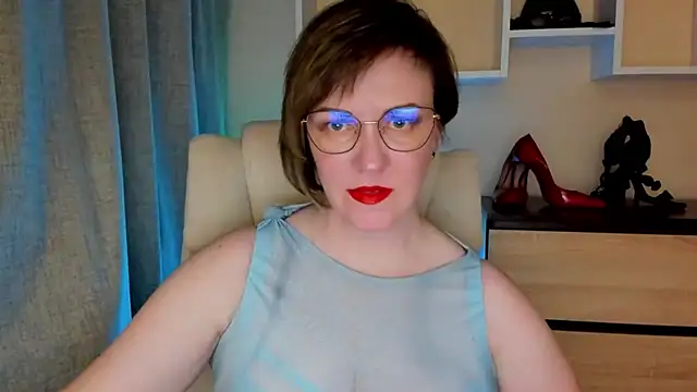 Snapshot of feliziaDesire chatting on 03-02-26, 02:02 feliziaDesire online show from 03-02-26, 02:02