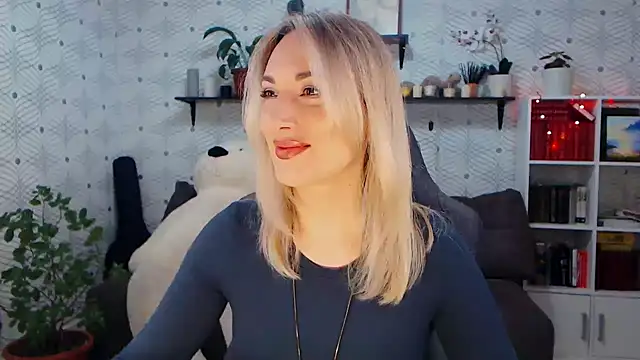 Snapshot of MillaXQueen chatting on 03-29-26, 05:40 MillaXQueen online show from 03-29-26, 05:40