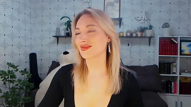 Snapshot of MillaXQueen chatting on 04-20-26, 03:04 MillaXQueen online show from 04-20-26, 03:04