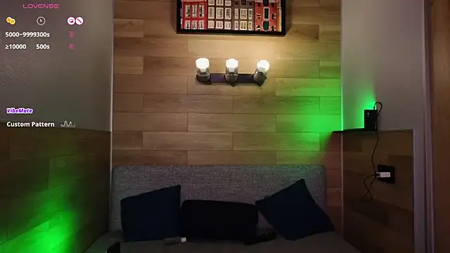 Snapshot of Hottie_Jane chatting on 01-11-25, 05:51 Hottie Jane online show from 01-11-25, 05:51