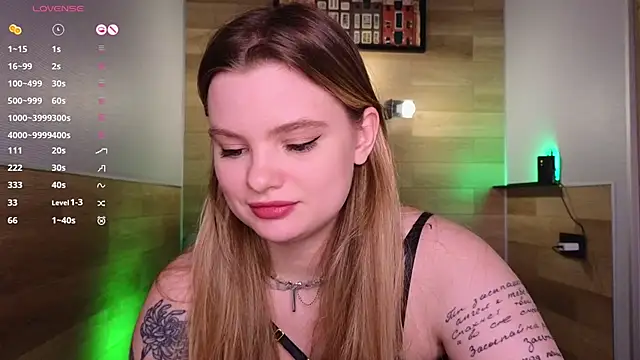 Snapshot of Hottie_Jane chatting on 01-25-25, 05:19 Hottie Jane online show from 01-25-25, 05:19