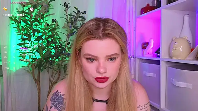 Snapshot of Hottie_Jane chatting on 03-21-25, 04:51 Hottie Jane online show from 03-21-25, 04:51