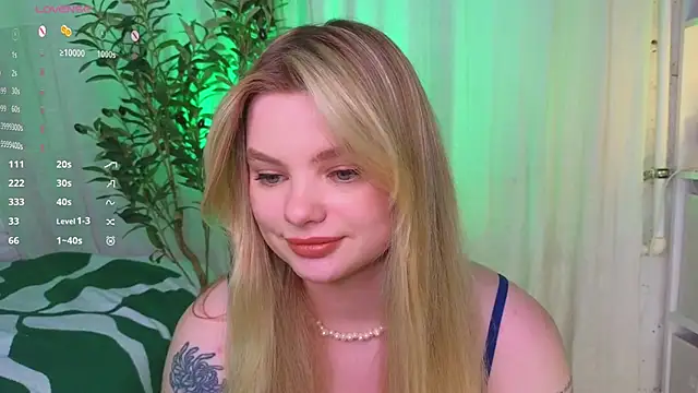 Snapshot of Hottie_Jane chatting on 03-22-25, 06:03 Hottie Jane online show from 03-22-25, 06:03