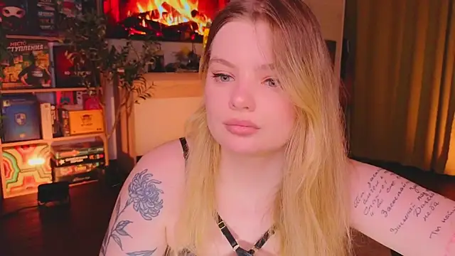 Snapshot of Hottie_Jane chatting on 10-09-25, 08:07 Hottie Jane online show from 10-09-25, 08:07