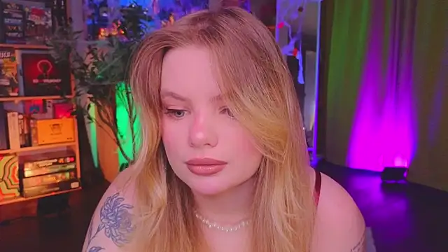 Snapshot of Hottie_Jane chatting on 11-02-25, 01:24 Hottie Jane online show from 11-02-25, 01:24