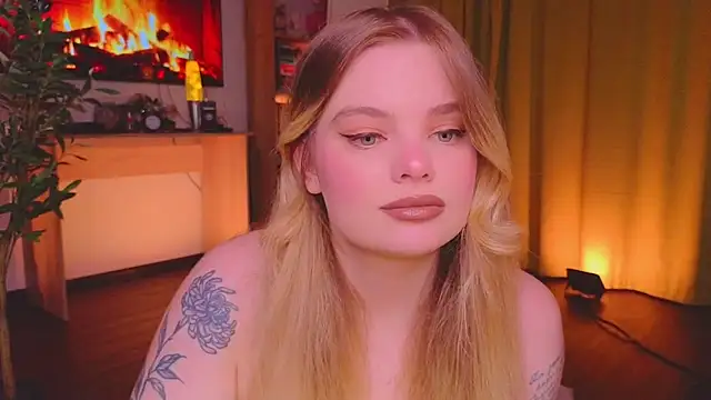 Snapshot of Hottie_Jane chatting on 11-14-25, 03:00 Hottie Jane online show from 11-14-25, 03:00