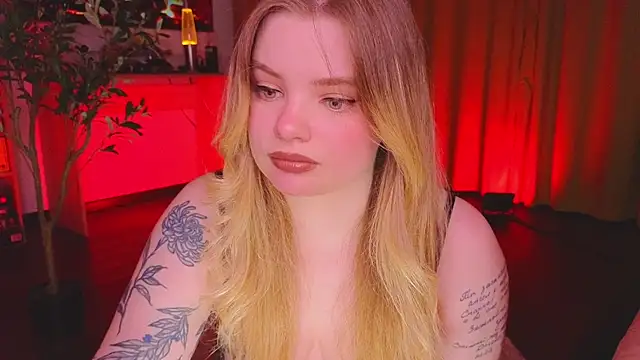 Snapshot of Hottie_Jane chatting on 11-22-25, 05:34 Hottie Jane online show from 11-22-25, 05:34