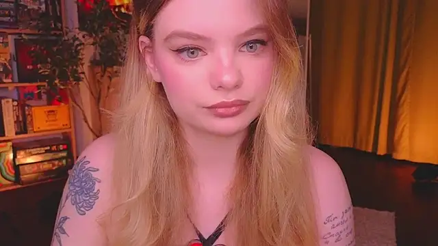 Snapshot of Hottie_Jane chatting on 11-28-25, 05:26 Hottie Jane online show from 11-28-25, 05:26