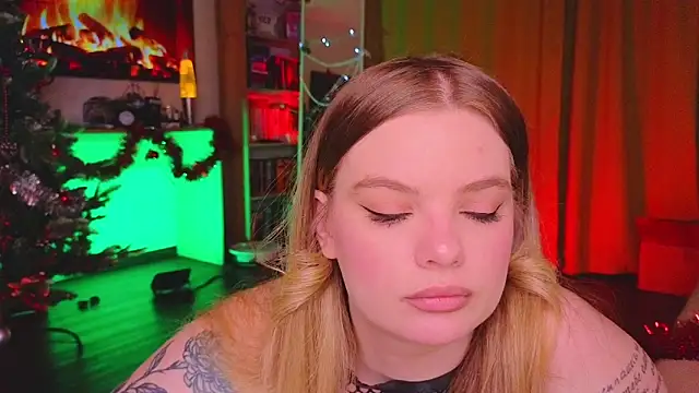 Snapshot of Hottie_Jane chatting on 12-21-25, 05:31 Hottie Jane online show from 12-21-25, 05:31