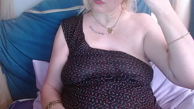 Snapshot of martachatte chatting on 05-06-26, 08:30 martachatte online show from 05-06-26, 08:30