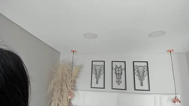 Rebeca jones online show from 11-04-25, 12:26