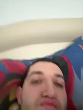 Snapshot of strange6696 chatting on 03-05-25, 01:28 strange6696 online show from 03-05-25, 01:28