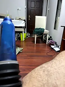 Snapshot of strange6696 chatting on 12-04-25, 10:07 strange6696 online show from 12-04-25, 10:07