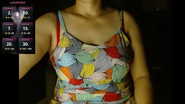 janifer001 online show from 05-18-26, 03:57