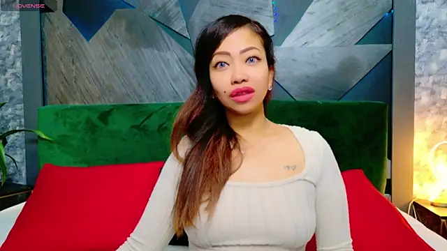 ElyaQuinn online show from 01-14-25, 09:56