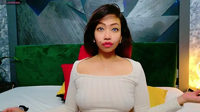 ElyaQuinn online show from 01-14-25, 01:06