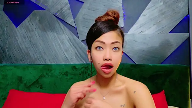 ElyaQuinn online show from 01-25-25, 02:14