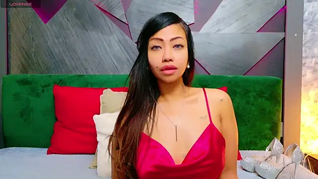 ElyaQuinn online show from 10-29-25, 07:10