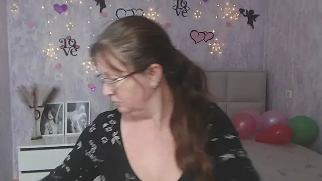 VanessaHotts online show from 02-01-25, 12:05