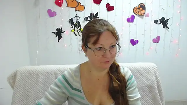 VanessaHotts online show from 03-03-25, 06:04