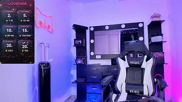 miss kitty online show from 02-14-25, 01:02