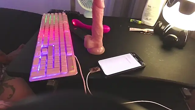 chanell tattoo online show from 03-12-25, 09:24