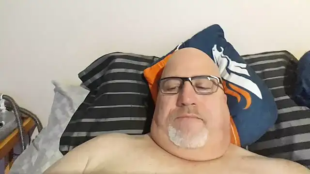 Snapshot of Bigbear0563 chatting on 02-09-25, 04:18 Bigbear0563 online show from 02-09-25, 04:18