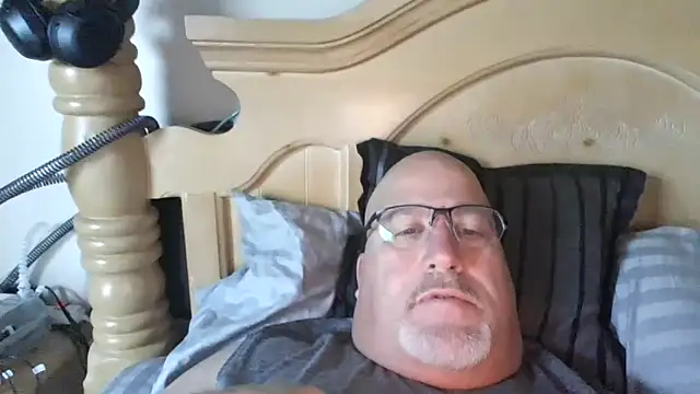 Snapshot of Bigbear0563 chatting on 10-19-25, 03:12 Bigbear0563 online show from 10-19-25, 03:12