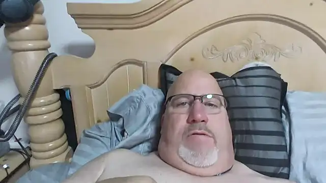 Snapshot of Bigbear0563 chatting on 12-01-25, 06:18 Bigbear0563 online show from 12-01-25, 06:18