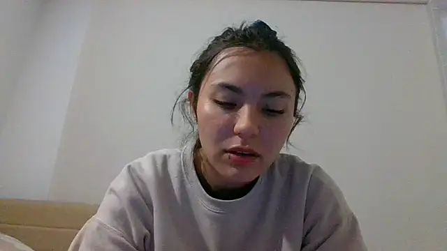 Snapshot of _andygirl chatting on 06-11-26, 12:32 andygirl online show from 06-11-26, 12:32