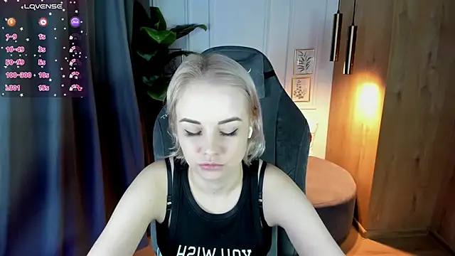 StephanieSweety online show from 03-07-25, 12:12