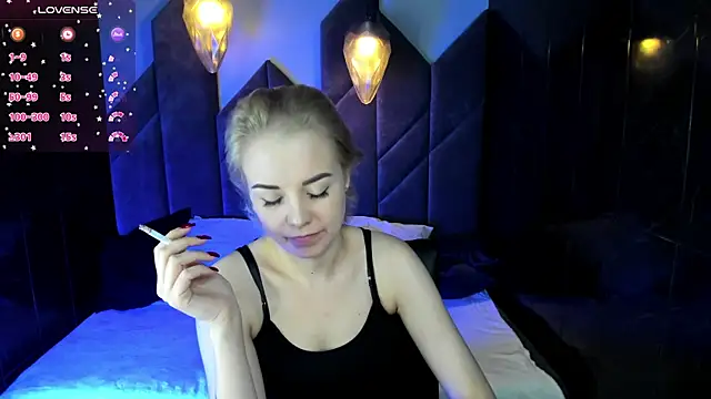 StephanieSweety online show from 03-10-25, 08:37