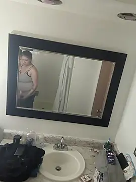 Snapshot of Geeznuts19 chatting on 01-19-26, 01:20 Geeznuts19 online show from 01-19-26, 01:20