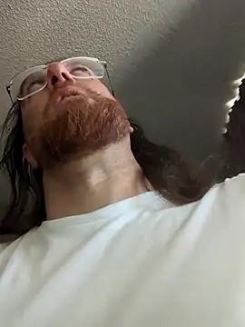 Snapshot of Geeznuts19 chatting on 02-12-26, 05:08 Geeznuts19 online show from 02-12-26, 05:08