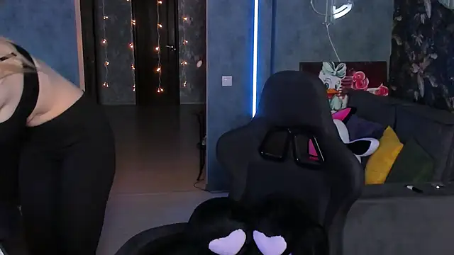 Snapshot of Blckmirrorr chatting on 02-15-26, 02:47 Blckmirrorr online show from 02-15-26, 02:47