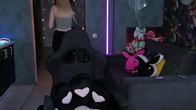 Snapshot of Blckmirrorr chatting on 02-21-26, 02:23 Blckmirrorr online show from 02-21-26, 02:23