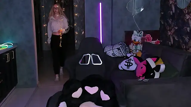 Blckmirrorr online show from 04-19-26, 05:01